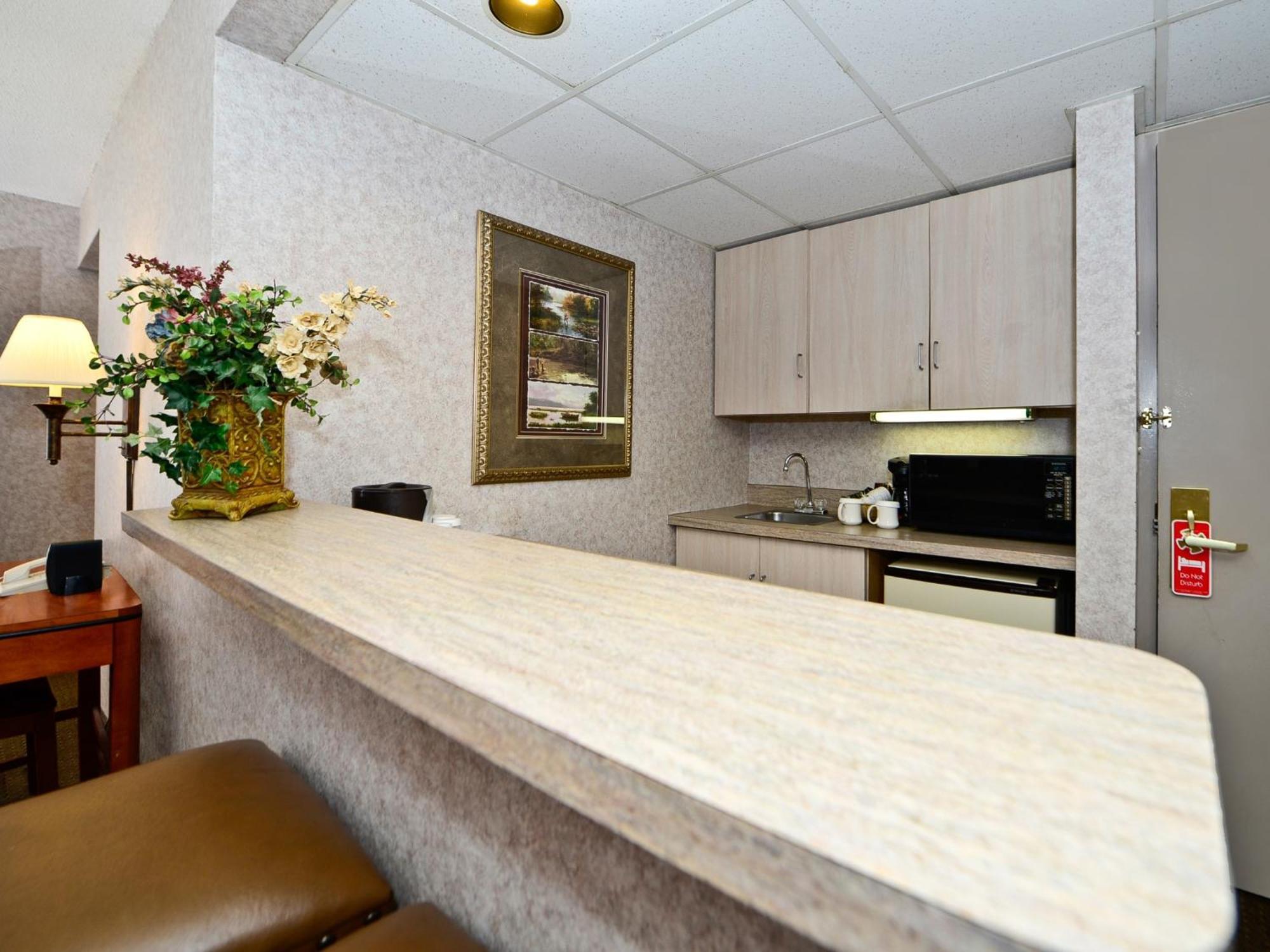 Ramada By Wyndham Plymouth Hotel & Conference Center Kamer foto