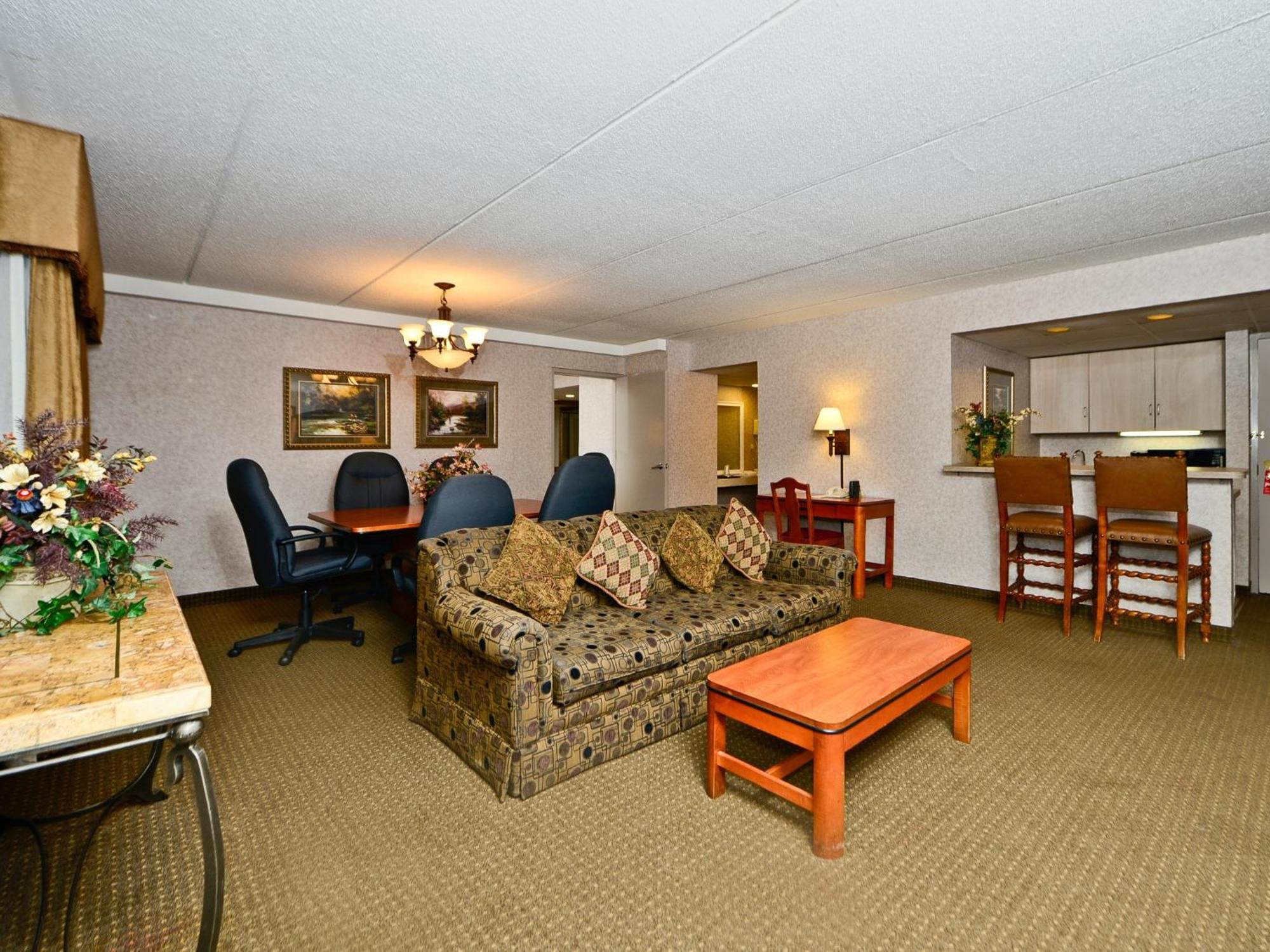 Ramada By Wyndham Plymouth Hotel & Conference Center Kamer foto
