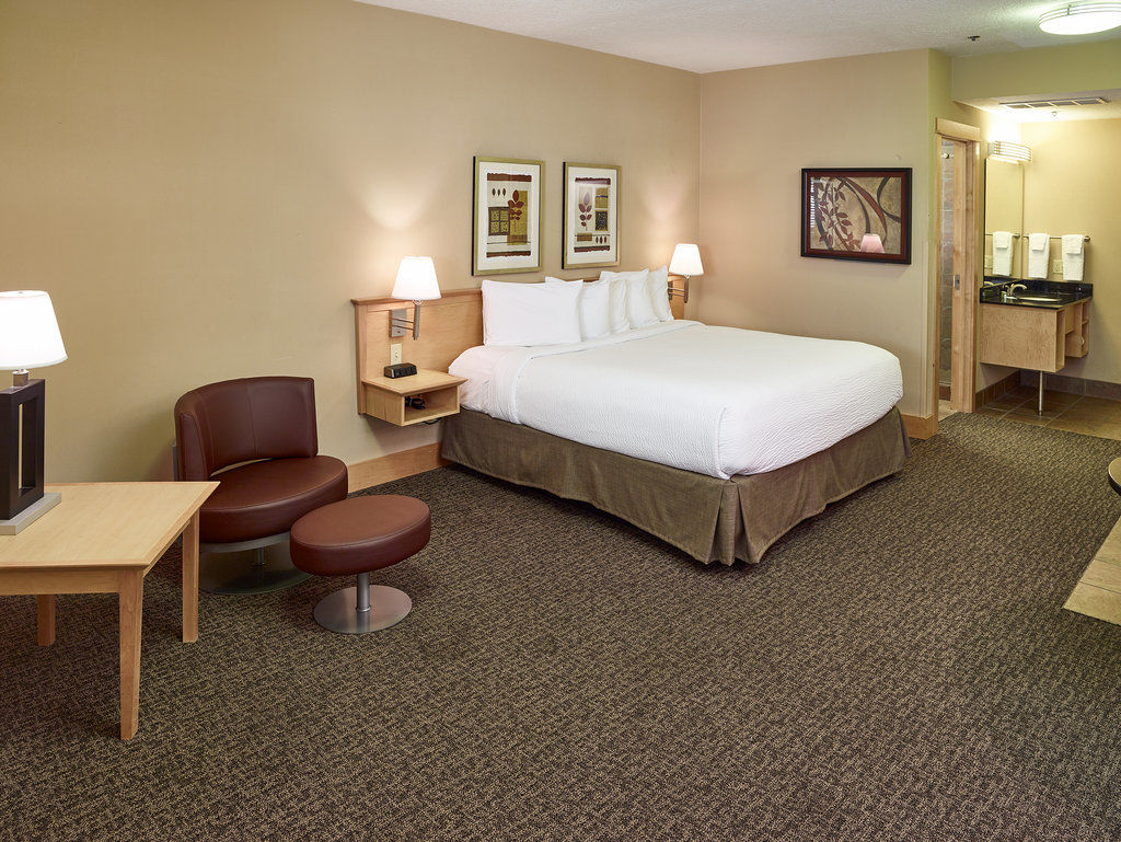 Ramada By Wyndham Plymouth Hotel & Conference Center Buitenkant foto