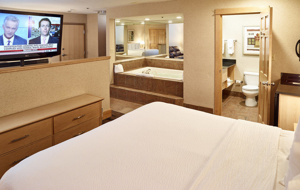 Ramada By Wyndham Plymouth Hotel & Conference Center Buitenkant foto