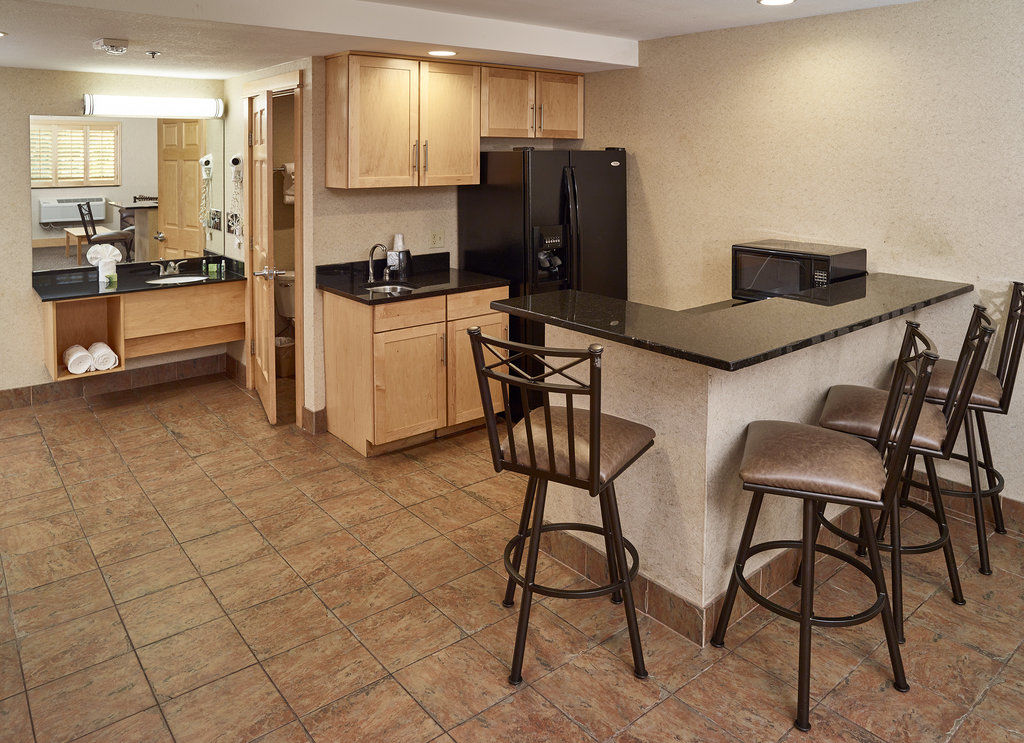 Ramada By Wyndham Plymouth Hotel & Conference Center Buitenkant foto