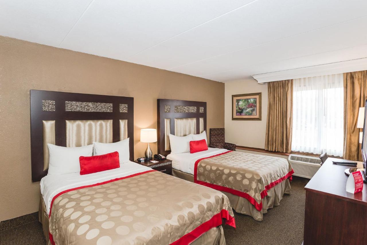Ramada By Wyndham Plymouth Hotel & Conference Center Buitenkant foto